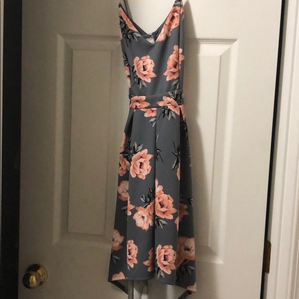 Floral strapped dress with grey background